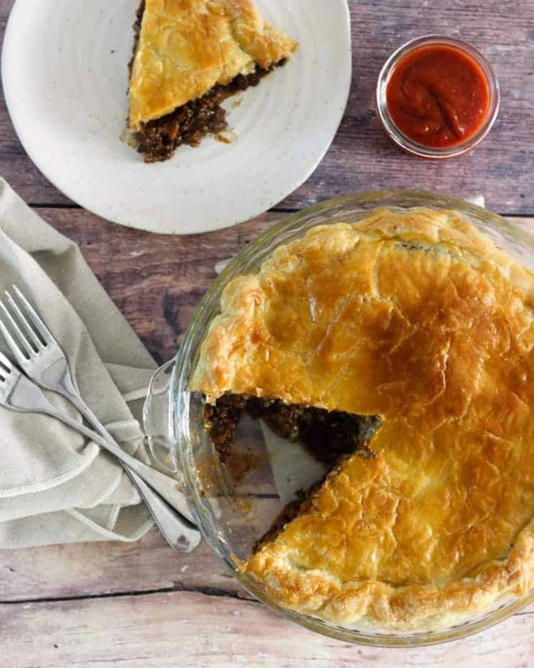 Classic New Zealand Beef Mince & Cheese Pie